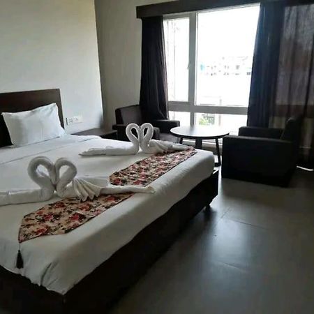 Hotel East International Tinsukia Exterior foto