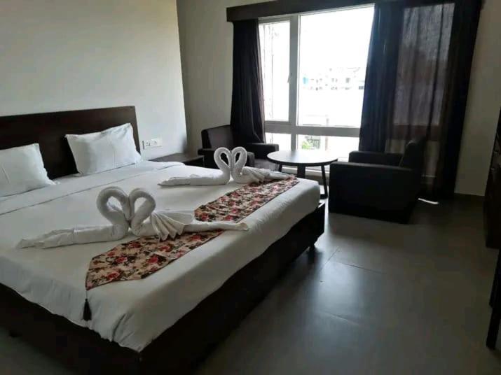 Hotel East International Tinsukia Exterior foto